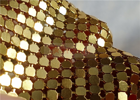 قماش الترتر المعدني باللون الذهبي مقاس 4x4 مم يستخدم كستائر مقسمة للغرفة