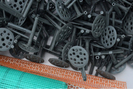 المراسي البلاستيكية العازلة من نوع المكونات مع دبوس نايلون لتثبيت العزل الصلب على الجدران